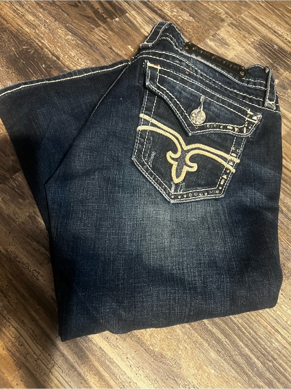 Rock Revival Capri Dark Blue Jeans with Embroidered Pockets